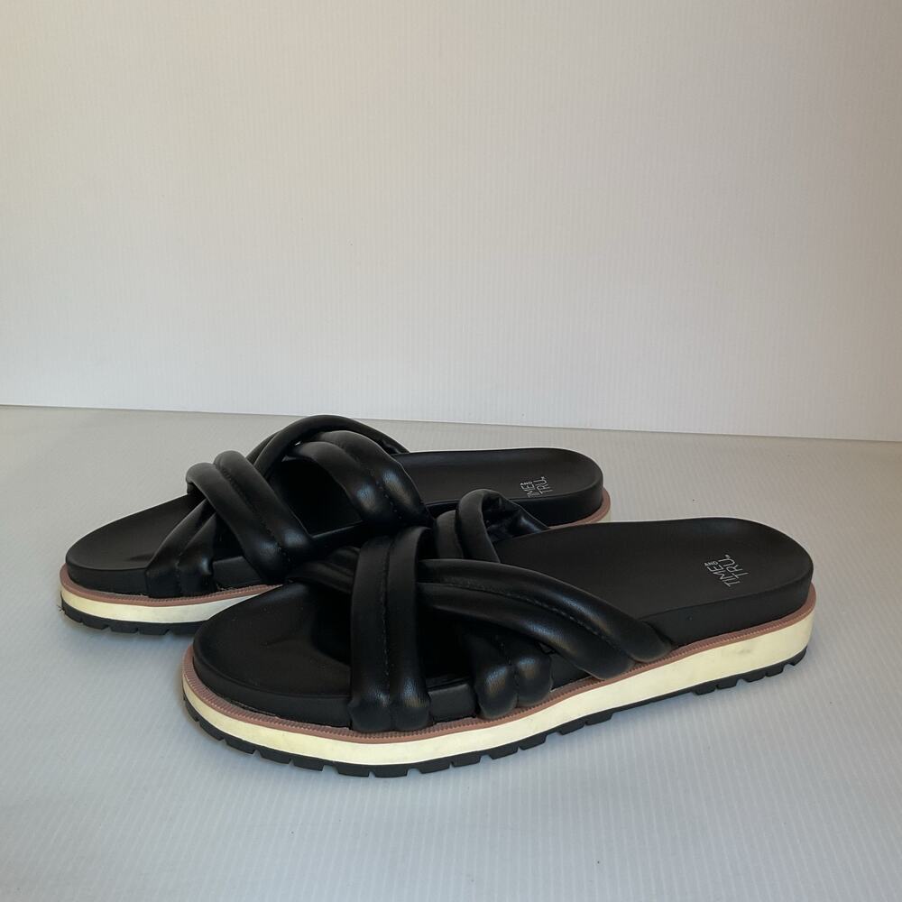 Time and Tru Black Cross Strap Slide Sandals Size 8  Summer Vacation Beach - Picture 2 of 6